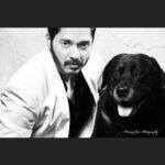 Shreyas Talpade Instagram - “Where should I look Daddy?” Knight seems to be asking. #manojjainphotography #dheerajsharmafashions