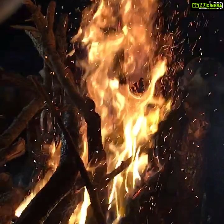 Shreyas Talpade Instagram - Good morning people. Keep the fire within...burning at all times.