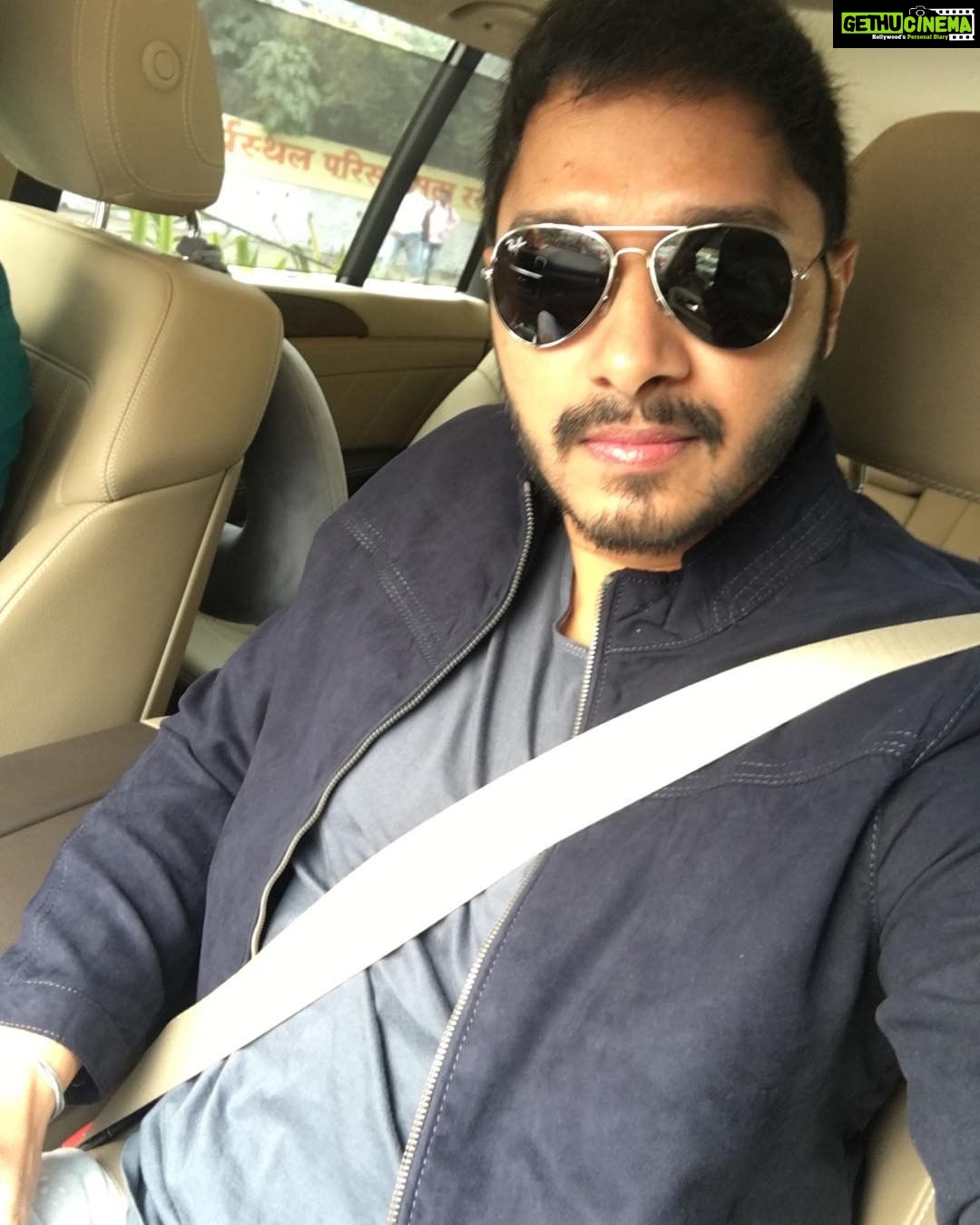 Shreyas Talpade Instagram - On my way to Pune for the Maharashtra Times Carnival.