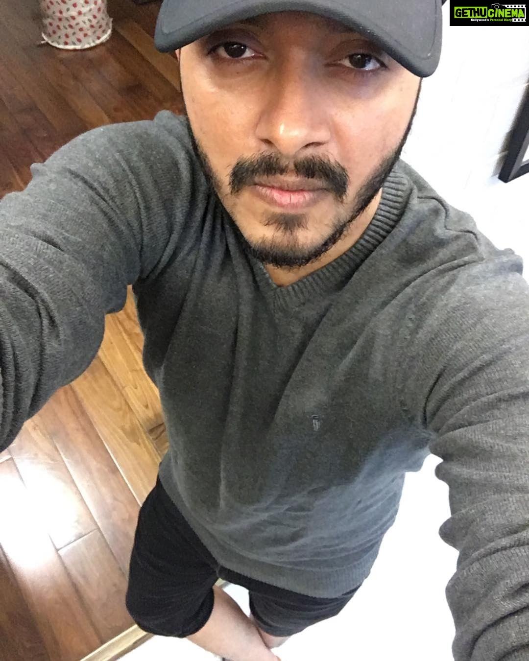 Shreyas Talpade Instagram - Evening walk mode #winter #Mumbai #Lokhandwala #Backroad