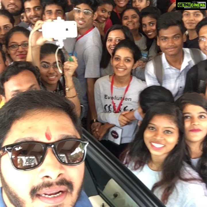 Shreyas Talpade Instagram - Mind boggling energy #Megahertz #KJSomaiya