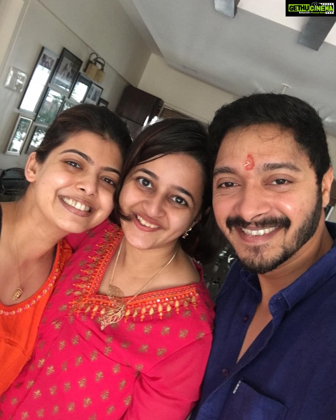 Shreyas Talpade Instagram - Advance #RakshaBandhan with my lil sis before she flies to Europe.