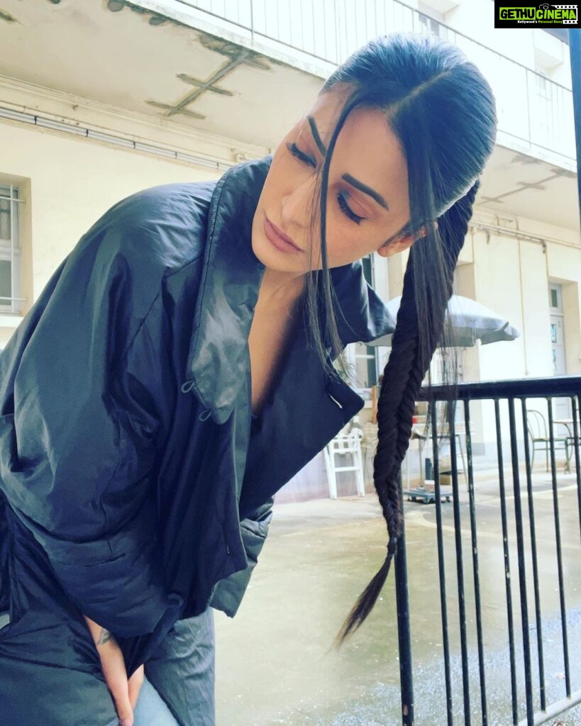 Shruti Haasan Instagram - Fishtail- sharp tongue - cold face - warm heart 🧿