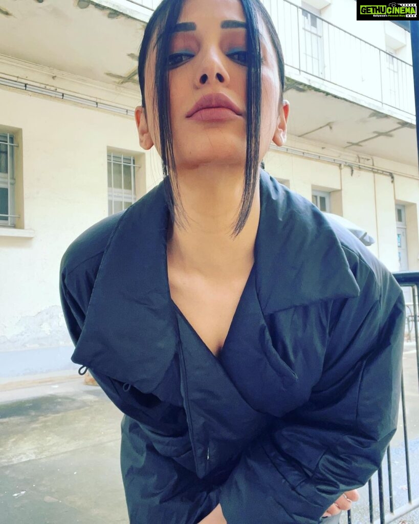 Shruti Haasan Instagram - Fishtail- sharp tongue - cold face - warm heart 🧿