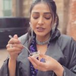 Shruti Haasan Instagram – 🇫🇷 🔪 🐠 🥚 
📸 @neeraja.kona