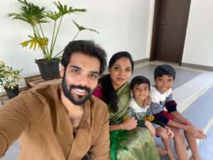 Sibi Sathyaraj Instagram - அனைவருக்கும் இனிய தீபாவளி நல்வாழ்த்துக்கள்! 

Wishing you all a very happy and Safe Diwali! 

#Diwali #Diwali2022 #deepavali #Ranbros #RanBrosDen #Homestays #ECR