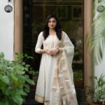 Sija Rose Instagram - Adorning a simple light beige elegant attire from @byhand.in Styling : @shantikrishna MUA: @zara___makeover Photography team and Clicks : @sachinmohandasphotography @iam__basilthampy @jobin_padinjarekkara Location: @tridentcochin . #instapic #instagood #instagrampicture #picoftheday #beige #simplelook #salwarsuits #indianattire