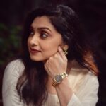 Sija Rose Instagram – Elevate your look with the perfect pieces from @danielwellington ✨
♥️ 💕

Shop your favourite pieces from the @danielwellington website to avail discounts!
Also use my code SIJADW and get additional 15% off from the website 
www.danielwellington.com

Happy shopping!!🌸
.
Attire : @byhand.in 
Styling : @shantikrishna 
MUA: @zara___makeover 
Photography team and Clicks : @sachinmohandasphotography 
@iam__basilthampy 
@jobin_padinjarekkara 

#ad #dwindia #danielwellington #watch