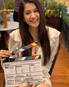 Simran Sharma Instagram - ‘Jo kuch insaan real mein chaahta hai, actual mein, usse wahi milta hai...’ #dreamsdocometrue #imtiazali #ravivarman #blessed #grateful