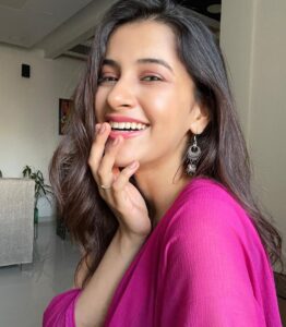 Simran Sharma Instagram - The many moods of monsoon💕🌧 

#monsoon #jhumke #pink #gorgeousweather