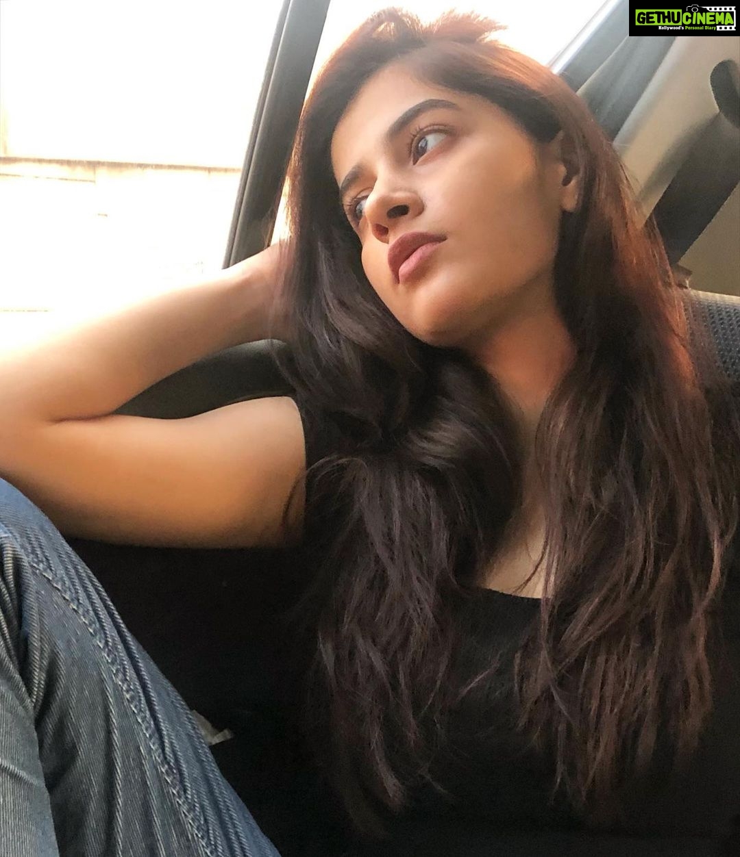 Simran Sharma Instagram - Safar karna tha, suffer kar rahe hain..😂😭