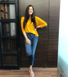 Simran Sharma Instagram - a lil 🌻 a lil 🌊