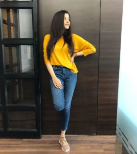 Simran Sharma Instagram - a lil 🌻 a lil 🌊