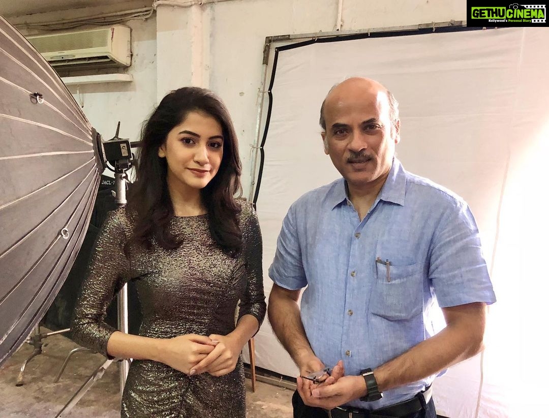 Simran Sharma Instagram - Some people are such that merely being in their presence is an incomparable learning experience. Happy Birthday, Sooraj Sir!💐🌈✨ Thank you for everything!💜🙏🏼 @rajshrifilms