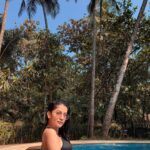 Simran Sharma Instagram - sun-day☀️🏊🏼‍♀️🌴🍹👙#sunkissed #chillin’ #sometimesawaterbaby #soakingupthesun