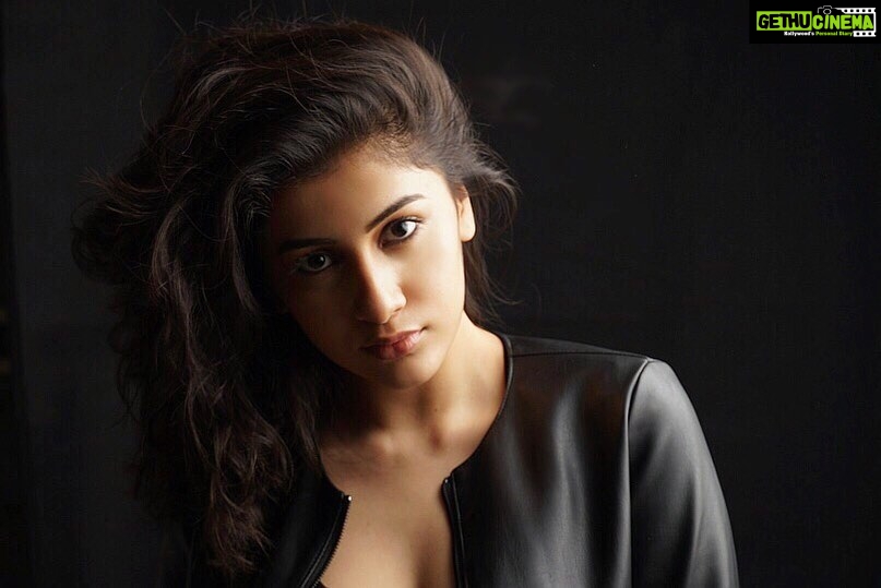 Simran Sharma Instagram - π€πΌπ£βοΈβ οΈπΆ . . . Captured by @ajeet_anand_photography Hair and makeup by @divvsskhanna