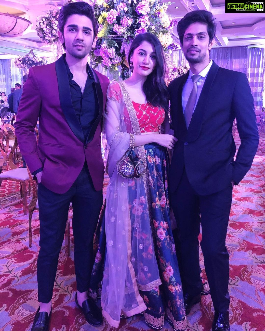 Simran Sharma Instagram - ❤️💙🖤 #AllDeckedUp #Favs 📸 @terrencelobo
