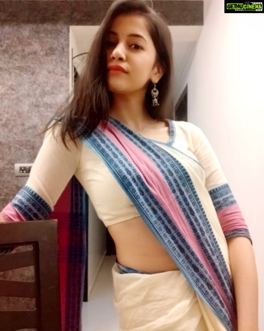 Simran Sharma Instagram - Only because @manjiri.deshmukh said “photo bad quality hai toh kya hua, tu toh A1 quality hai” 😂😂❤️