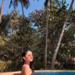 Simran Sharma Instagram - sun-day☀️🏊🏼‍♀️🌴🍹👙#sunkissed #chillin’ #sometimesawaterbaby #soakingupthesun