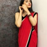 Simran Sharma Instagram - Nazrein milaana, nazrein churaana👀❣️ #HappyDiwali ✨