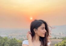 Simran Sharma Instagram - 🌅🌻✨ 📷 by @shubhankarbahl 💛