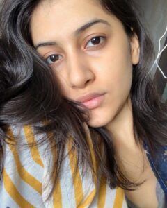 Simran Sharma Instagram - Each step away from the fear of judgement is a step closer to a stronger self. #HappySunday 🌈✨ . . . . #aunaturel #bare #nomakeup #goodlight #selflove