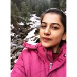Simran Sharma Instagram - ‘godi mein pahadiyon ki ujli dopahari guazaarna..achcha lage..’ #bliss