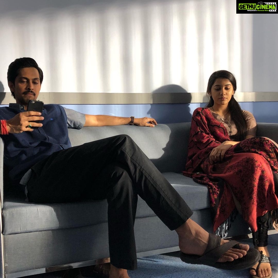 Simran Sharma Instagram - Hum Chaar holds such a special place in my heart.❤️ Although it is not a journey that can be fathomed into a mere combination of ten pictures, I tried. Here is a glimpse into what it was like playing #HumChaar’s #Manjari. (1/2)