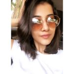 Simran Sharma Instagram – new hair, who dis?💁🏻‍♀️ #justhadto 😂🕺 Thank you, @zorrothesalon, loving it💇🏻‍♀️🌼🌈