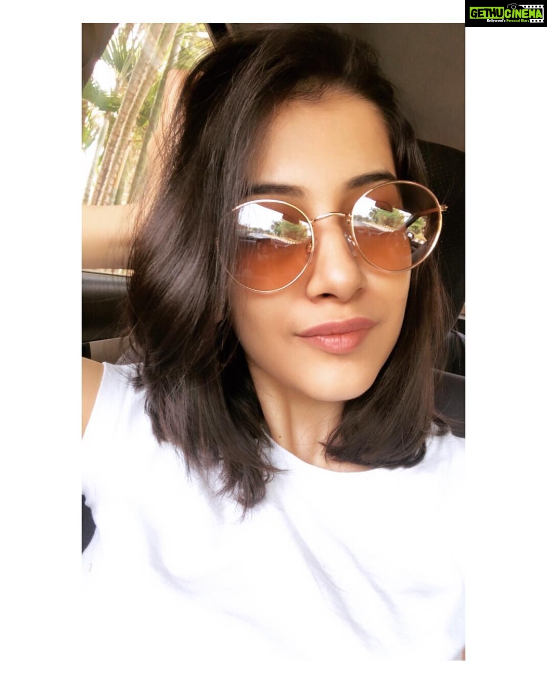 Simran Sharma Instagram - new hair, who dis?ππ»ββοΈ #justhadto ππΊ Thank you, @zorrothesalon, loving itππ»ββοΈπΌπ