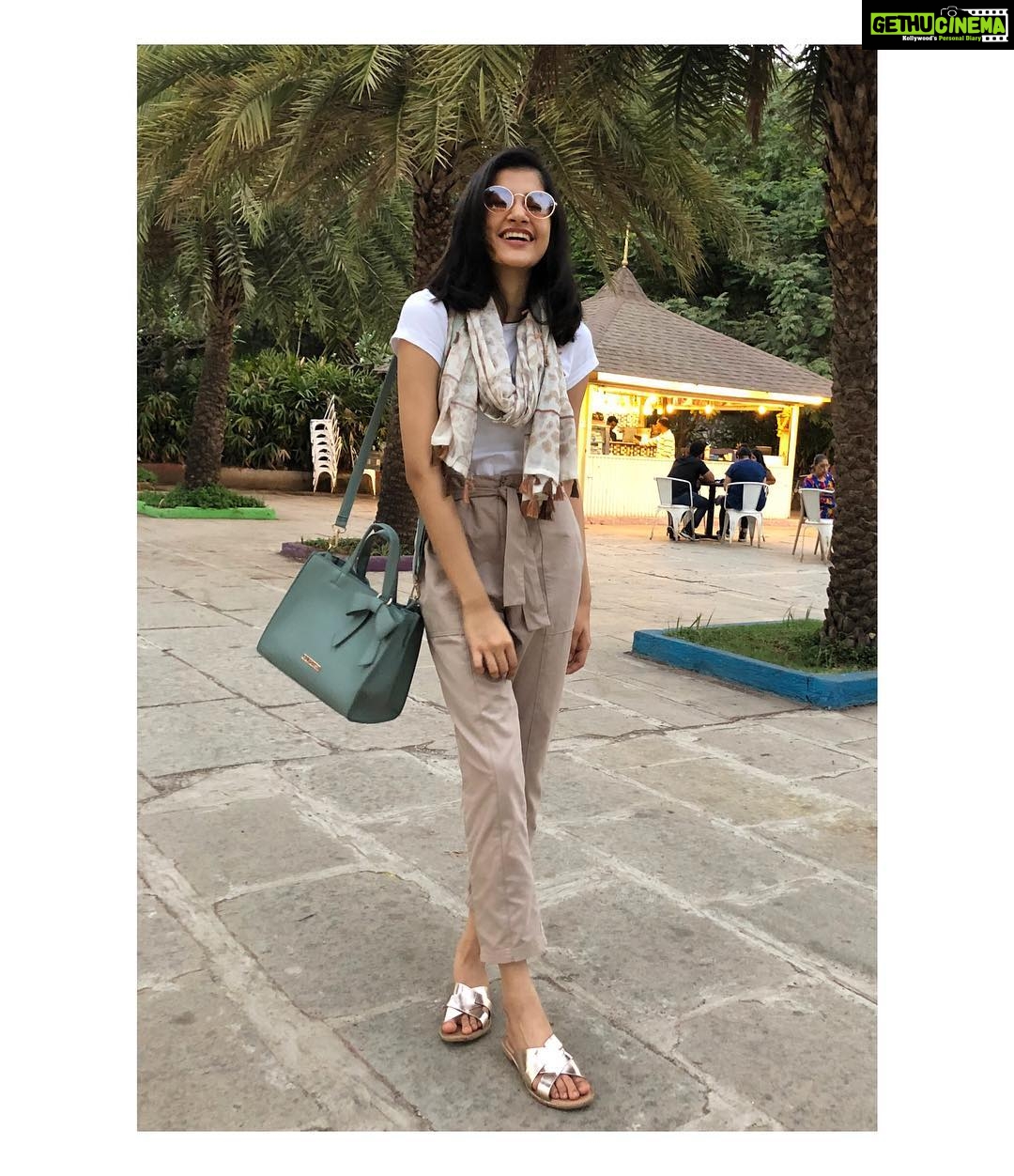 Simran Sharma Instagram - Sometimes no plan is the best plan!🚙 #whataday #spontaneousmuch 📷 @sainosaur