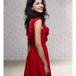Simran Sharma Instagram - पलट💃🏻✨ 📸 @avigowariker • 💄💇🏻‍♀️ @vipulbhagatmakeupandhair • 👗 @terrencelobo •