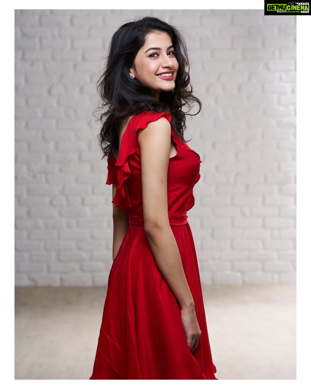 Simran Sharma Instagram - เคชเคฒเค๐๐ปโจ ๐ธ @avigowariker โข ๐๐๐ปโโ๏ธ @vipulbhagatmakeupandhair โข ๐ @terrencelobo โข