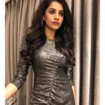 Simran Sharma Instagram - ⚡️🖤 #3DaysToGo for #HumChaar @humchaarfilm #promotions @rajshrifilms #15thFeb 📷 @veena_papan_official 💄: @koreavinash 💇🏻‍♀️: @vaishalisutar1972017 Thank you @terrencelobo 💕