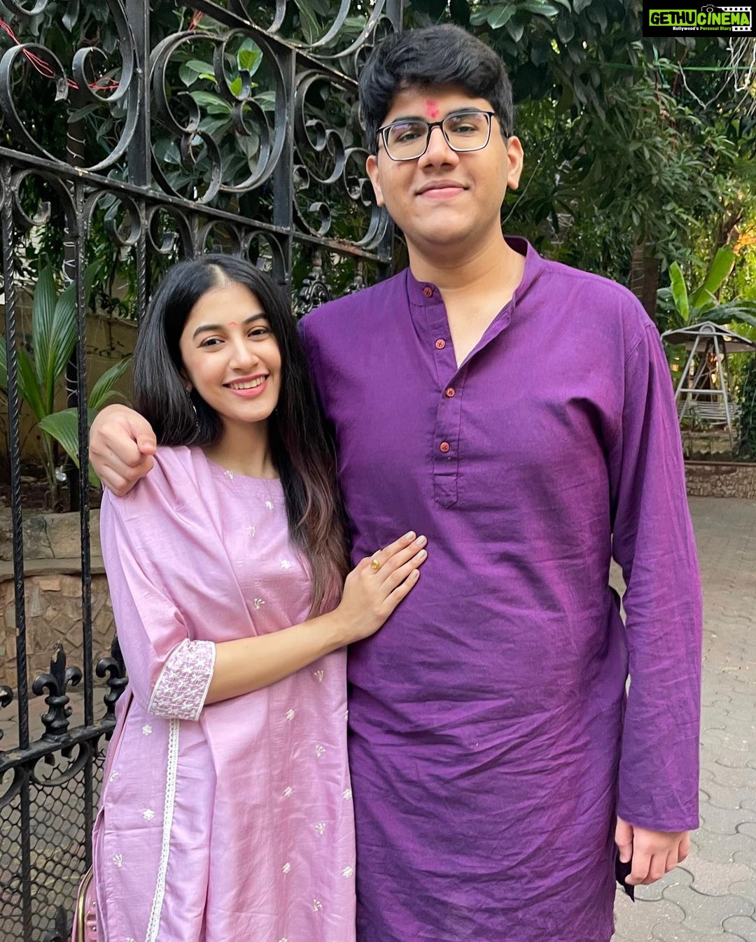 Simran Sharma Instagram - Happy Diwali, DDLJ Diwaliii!πΊπ»πͺβ¨ #iykyk π