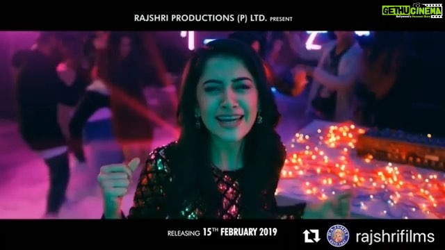 Simran Sharma Instagram - Friendship Ki Nayi ABCD! Check out this millennial makeover in #HumChaar kyunki #FriendsBhiFamilyHain! Song out now! • • • • #SoorajBarjatya #HumChaar #Rajshri #AbhishekDixit #SimranSharma #PritKamani #AnshumanMalhotra #TusharPandey #HSSH #ABCD • • • • 15.02.2019
