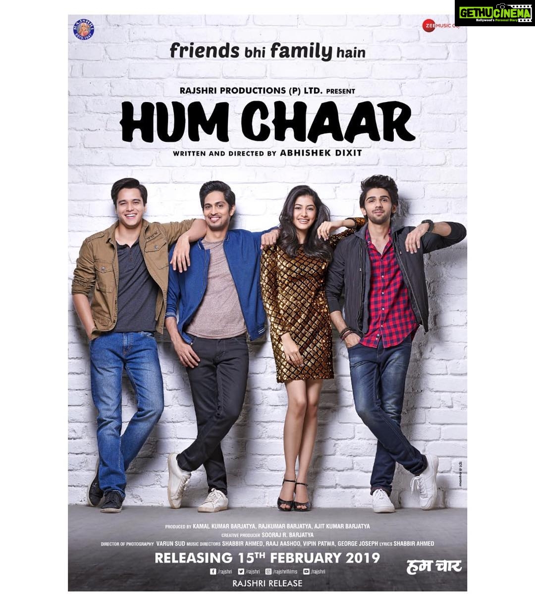 Simran Sharma Instagram - Milne aa rahe hain bohot jald❤️ #HumChaar kyunki #FriendsBhiFamilyhain • • • • #SoorajBarjatya #Rajshri #HumChaar #AbhishekDixit #PritKamani #SimranSharma #AnshumanMalhotra #TusharPandey • • • • 15.02.2019