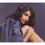 Simran Sharma Instagram - “when you look at me and the whole world fades..”✨ ✨ . . . . 📷: @ajeet_anand_photography 💄💇🏻‍♀️: @divvsskhanna 🧥: @akankshasharmaa