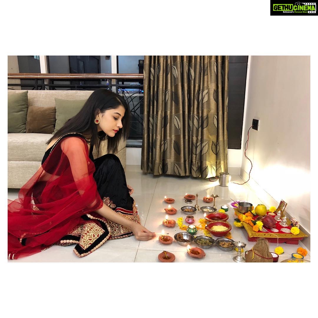 Simran Sharma Instagram - let the light in ✨ #diwali2018
