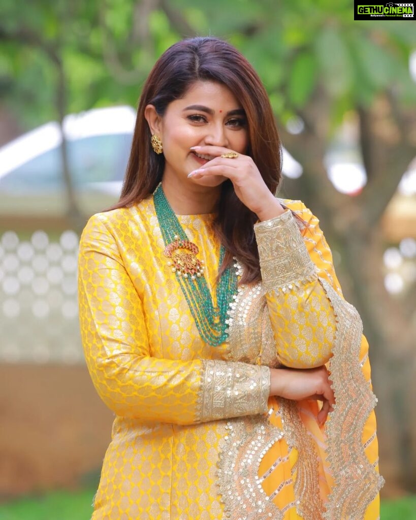 Sneha Instagram - You can't change how people treat you or what they say about you. All you can do is change how you react to it.!!! @geetuhautecouture @kalasha_finejewels @clicks_by_ajay #yellowdress #salwarsuits #atitude #alwazbekind #howppltreatyou #livelife