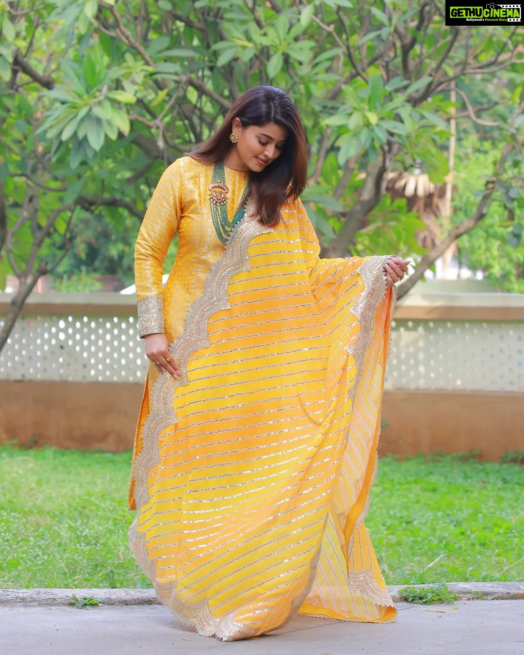 Sneha Instagram - You can't change how people treat you or what they say about you. All you can do is change how you react to it.!!! @geetuhautecouture @kalasha_finejewels @clicks_by_ajay #yellowdress #salwarsuits #atitude #alwazbekind #howppltreatyou #livelife