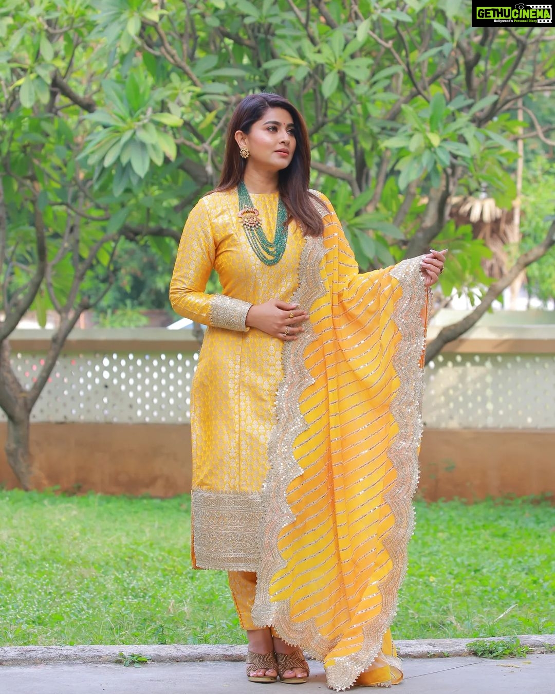 Sneha Instagram - You can't change how people treat you or what they say about you. All you can do is change how you react to it.!!! @geetuhautecouture @kalasha_finejewels @clicks_by_ajay #yellowdress #salwarsuits #atitude #alwazbekind #howppltreatyou #livelife