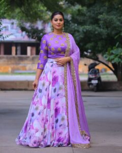 Sneha Instagram - @geetuhautecouture @bronzerbridaljewellery #purpledress #purplelove #beyou #melife #hyderabad #workmode