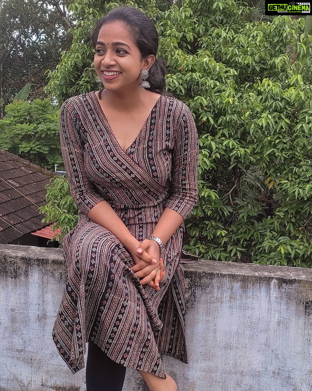 Sneha Babu Instagram - ✨ Outfit:- @_dhaaga_