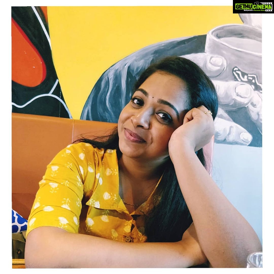 Sneha Babu Instagram - Suddenly found this as I was scrolling my gallery. Felt like it's a good picture and should be put out for social media validation. And here it is :) Pc:- (My Ex🥴)