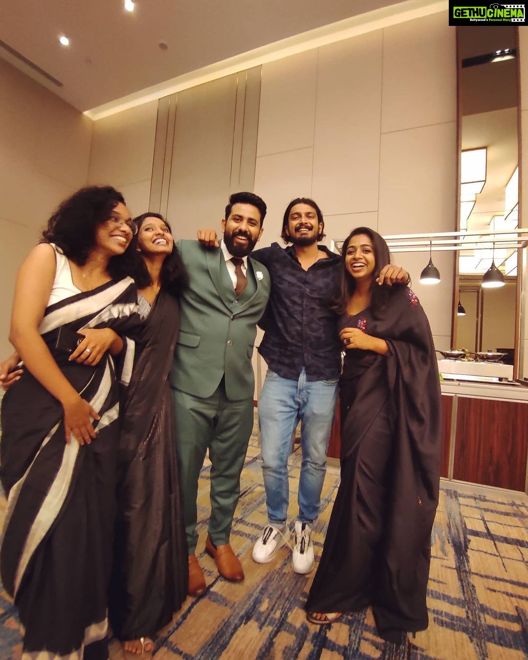Sneha Babu Instagram - With some happy souls!! Thrissur