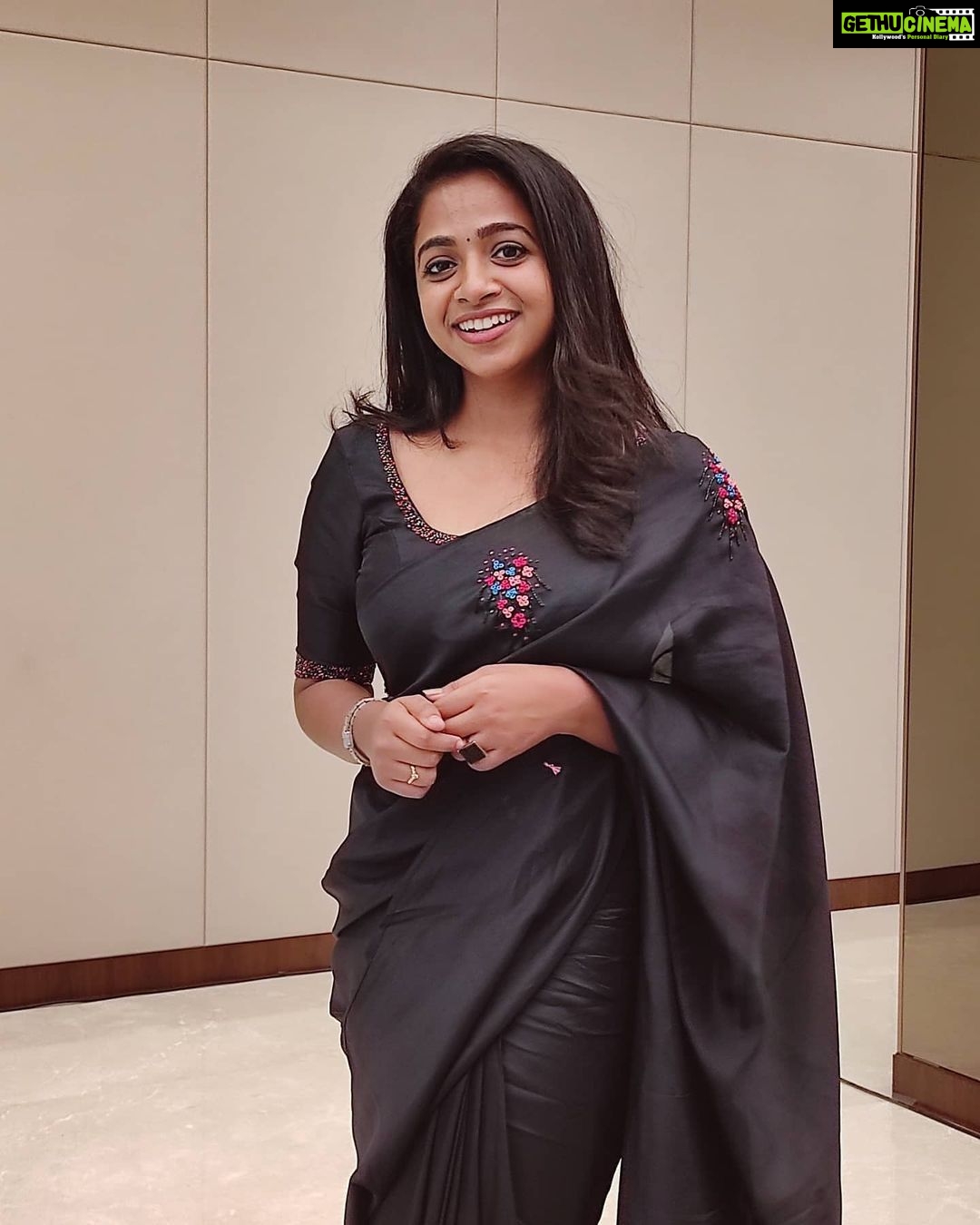 Sneha Babu Instagram - 🖤 Outfit:- @laureata_