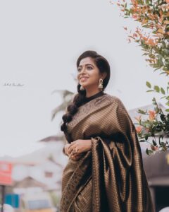Sneha Babu Instagram - Styling and makeup: @ashif_marakkar
Click : @jijo.geo
Wearing : @thebrandstorebyfebitha
Jewelleries : @kochuz_jewellery