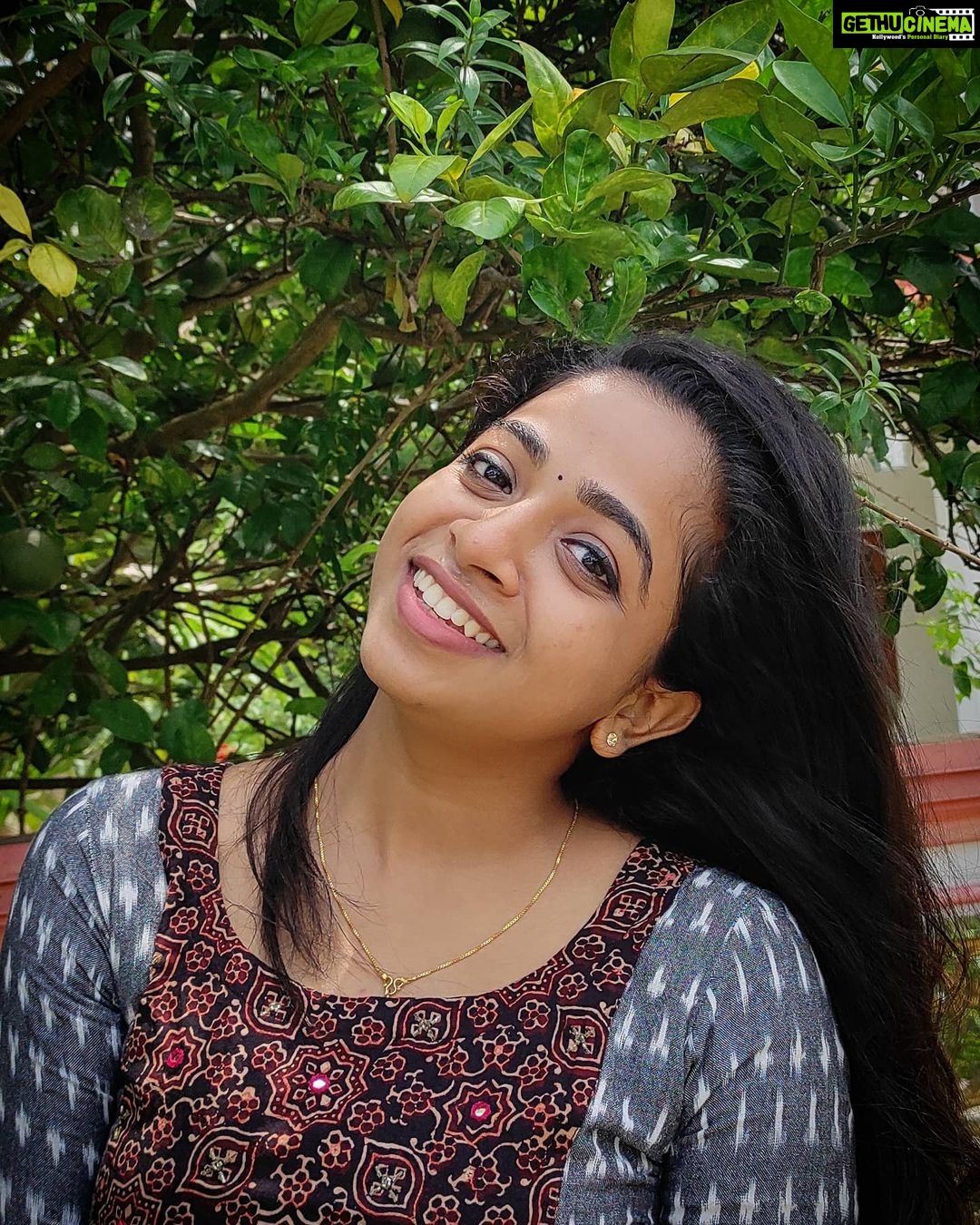 Sneha Babu Instagram - Hmm. Wearing:- @patteril_ethnicweaves