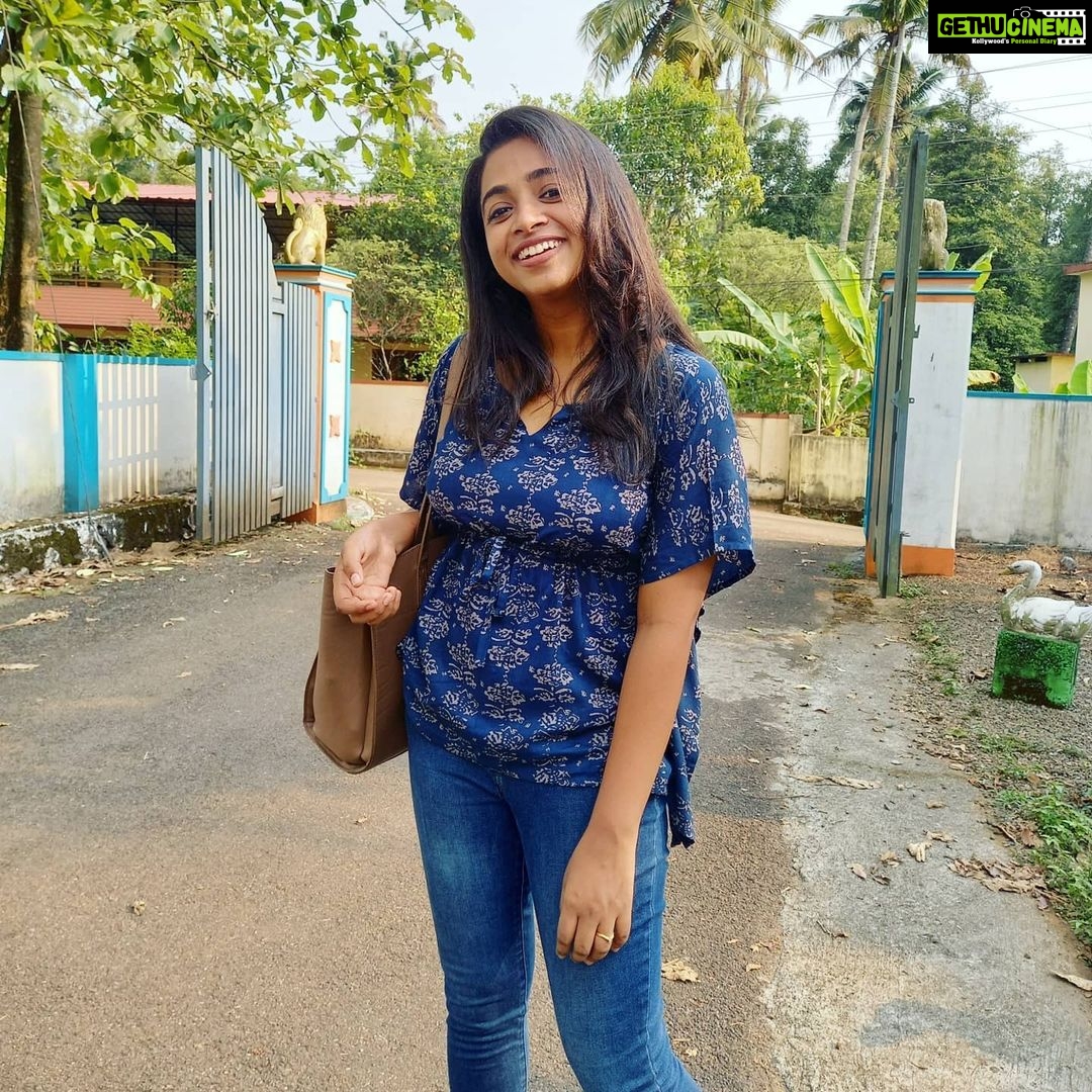 Sneha Babu Instagram - Uhh Just. Kaftan top:- @raichels_collection